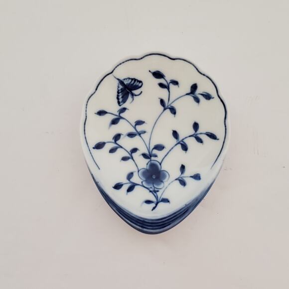 Vintage Set of 2 Denmark Mini Ceramic Oval Plates Blue White Floral Delftware - Picture 3 of 13